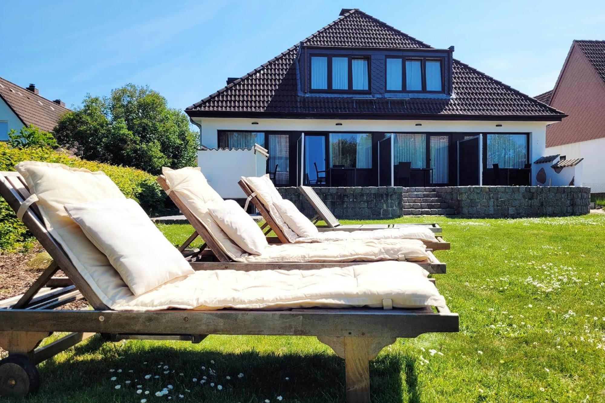 Hochwertige Ferienwohnung Mit Sonnenterrasse & Gartenblick, Nur Wenige Gehminuten Zum Strand Scharbeutz Exteriör bild