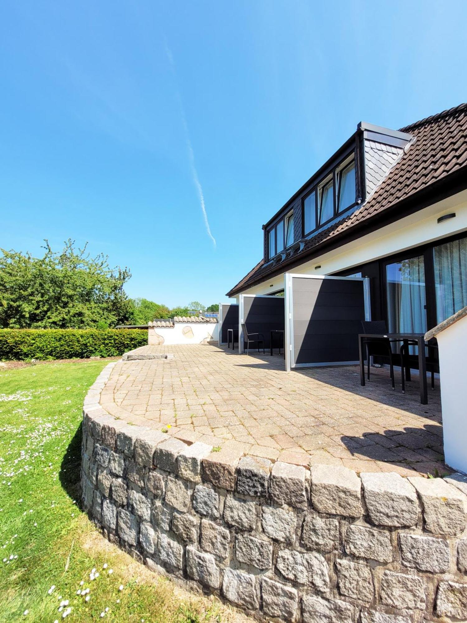 Hochwertige Ferienwohnung Mit Sonnenterrasse & Gartenblick, Nur Wenige Gehminuten Zum Strand Scharbeutz Exteriör bild